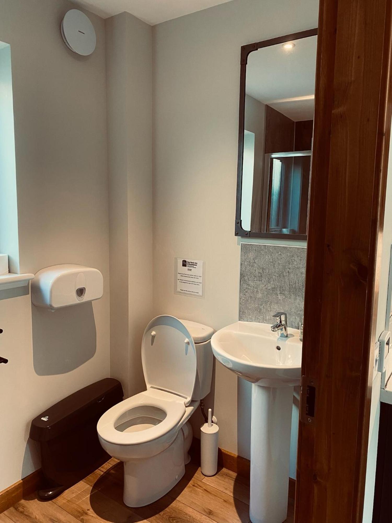 Ben Nevis Inn Rooms Fort William Ngoại thất bức ảnh